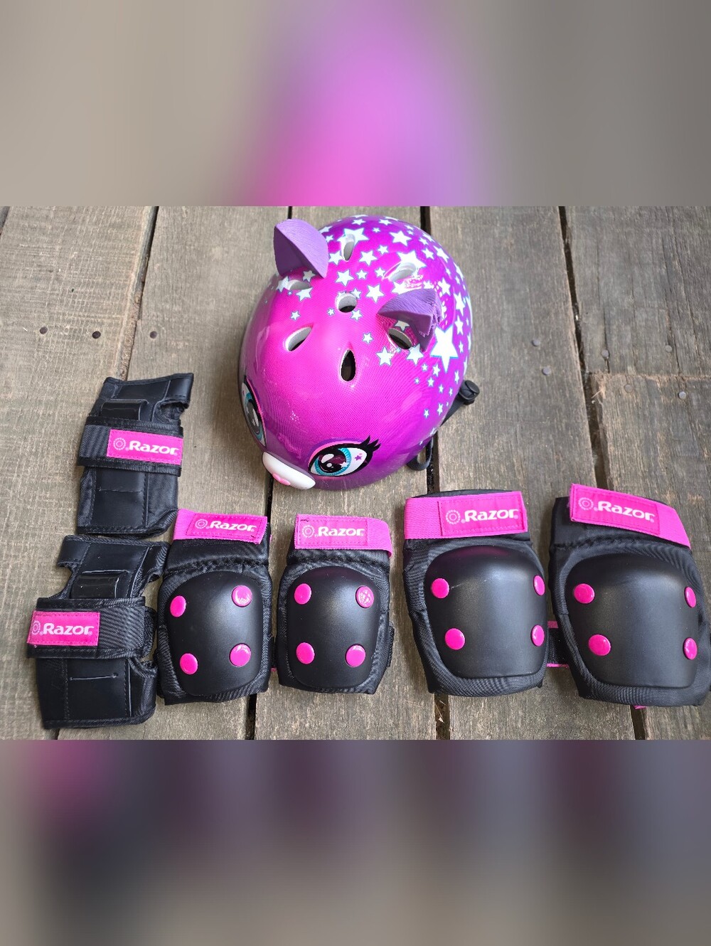 Razor Kids Helmet & Pads Bundle. NWOT!